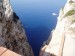 Sardinie a Korsika(pohled k jeskyni na Sardinii)